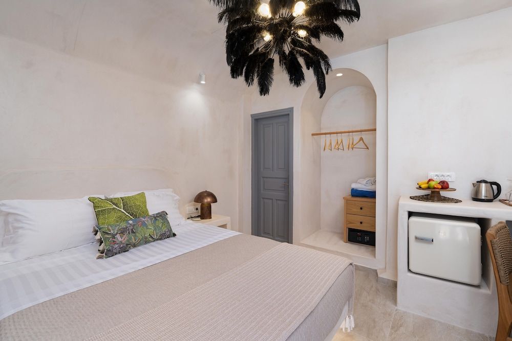 undefined THOUSAND STARS SUITES & ROOMS 4