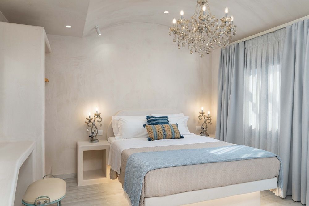 undefined THOUSAND STARS SUITES & ROOMS 2