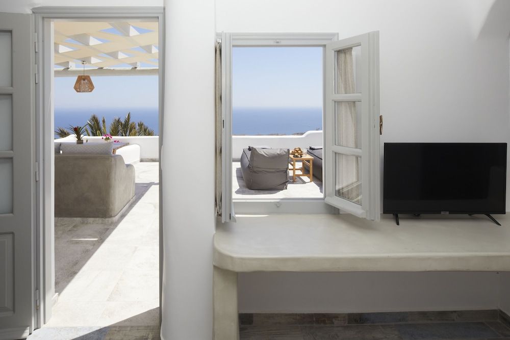 El Verano Suites Suite with Hot Tub 3