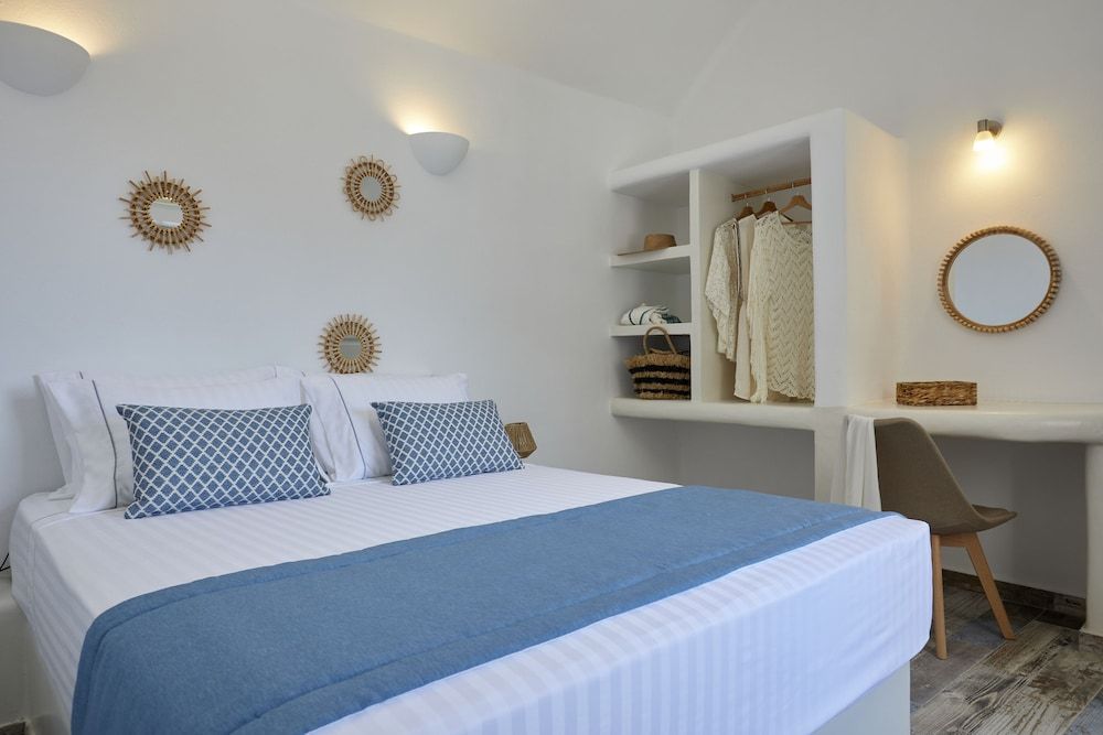 undefined El Verano Suites 8