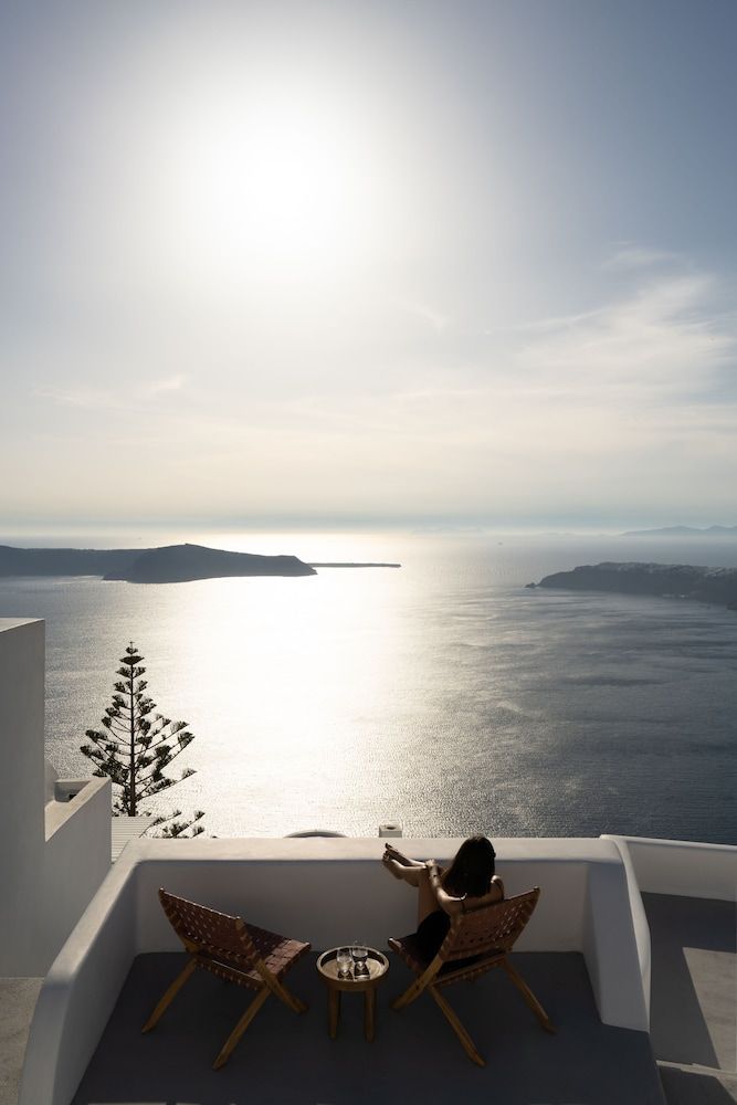undefined Serendipity Cliffside Villa & Suites 9