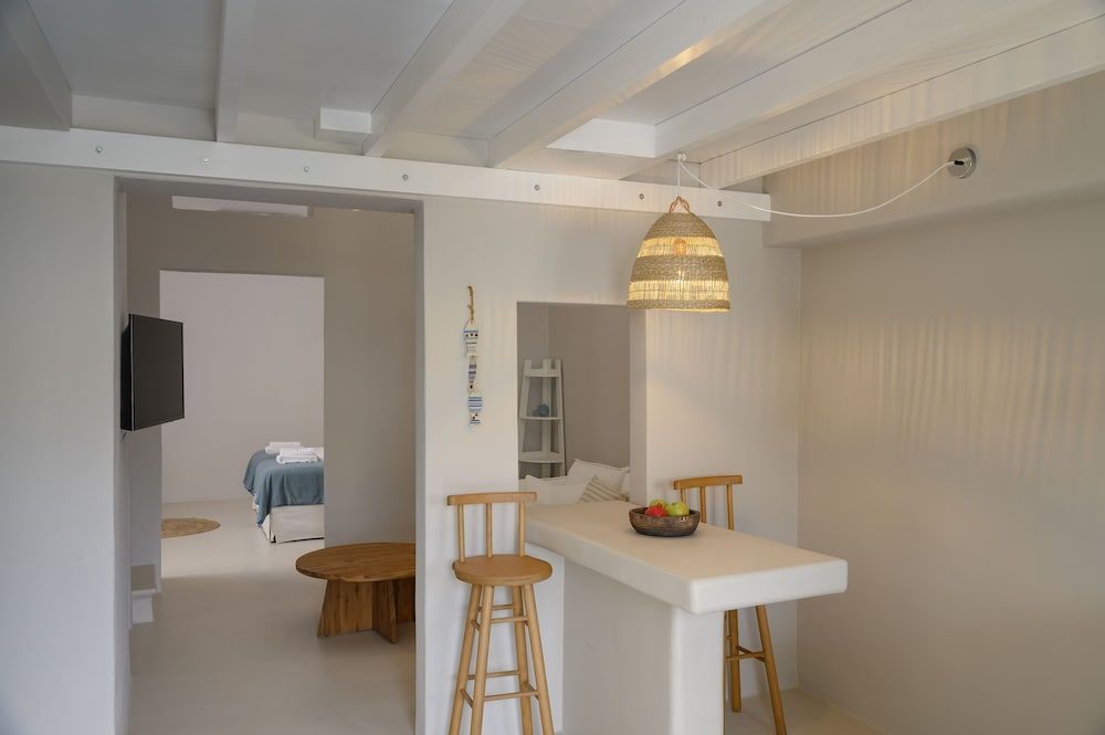 Elements Cave Suites