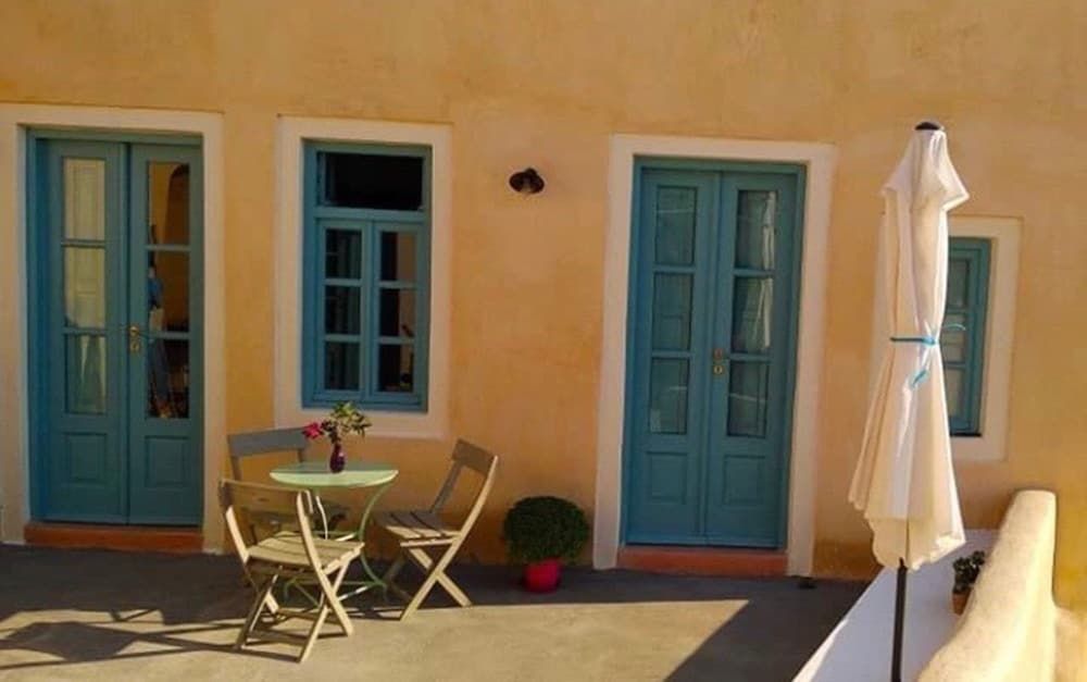 Santorinio Yellow House Family Villa 18