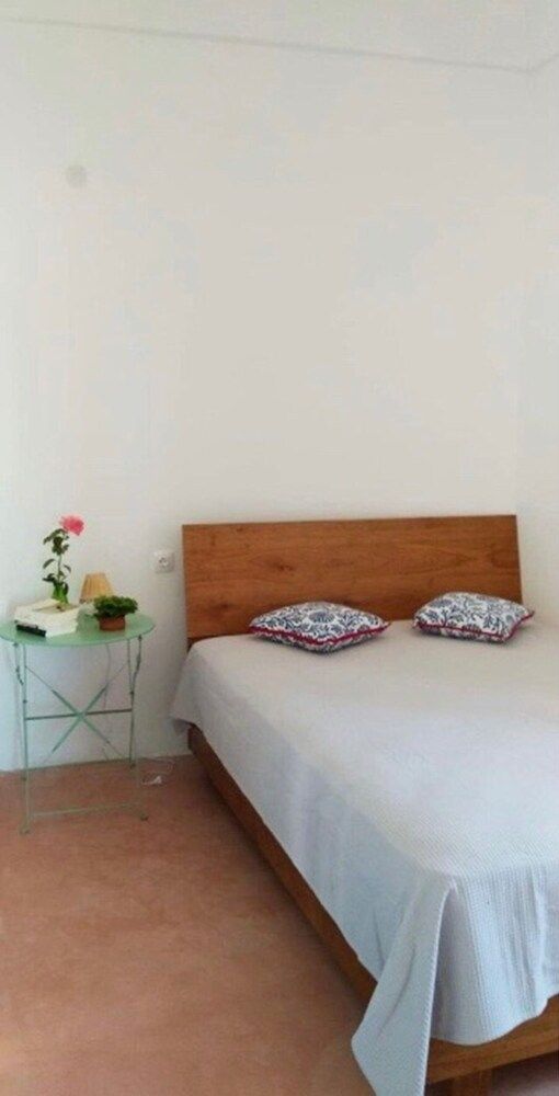 Santorinio Yellow House Family Villa 4