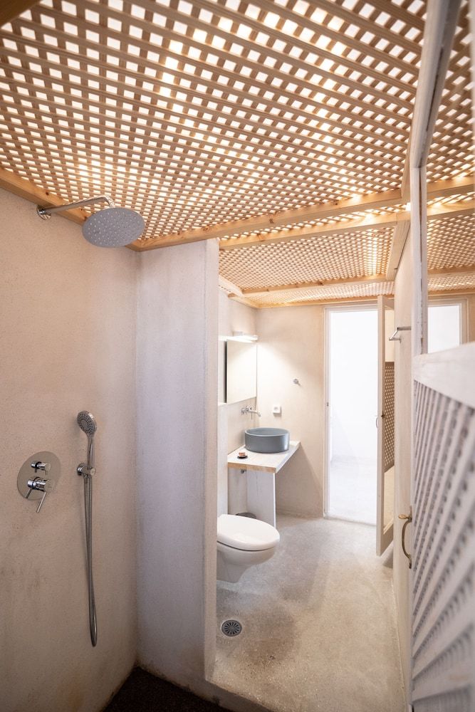 OIA CELLARS Premier Cellar IV with Outdoor Hot Tub and Sea View 8