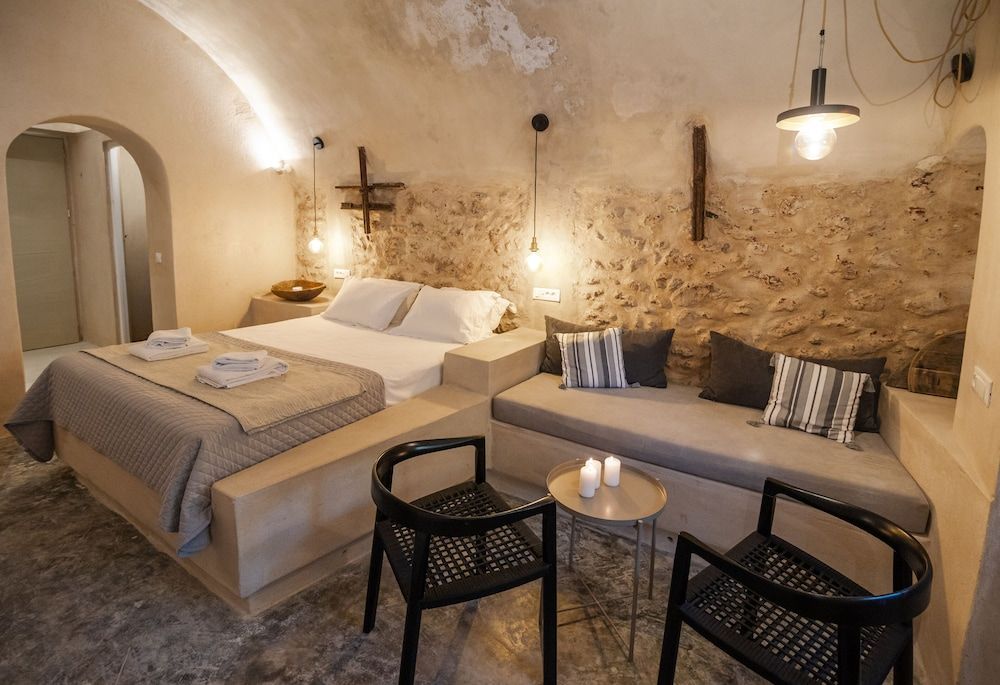 OIA CELLARS Superior Cellar ( I and II) with Outdoor Hot Tub 17