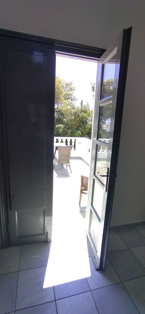 undefined Perissa Art Villa - Kitchen & Washing Machine 6