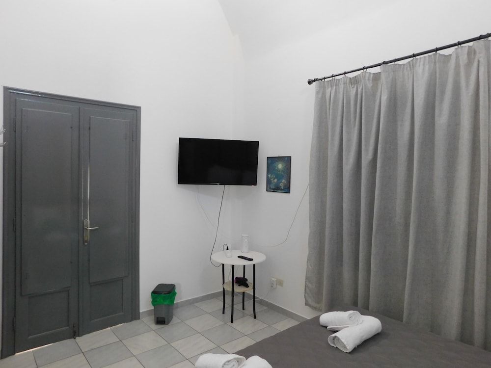 undefined Perissa Art Villa - Kitchen & Washing Machine 10