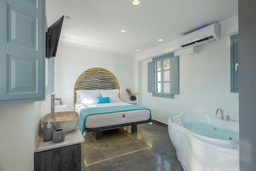 undefined BlackStone Luxury Suites 10