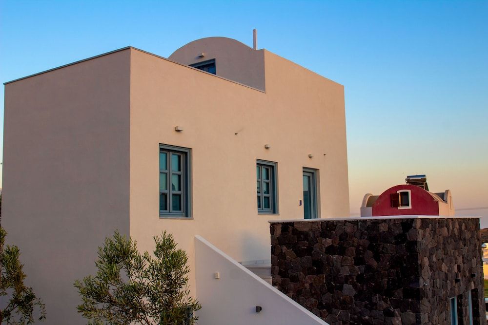 undefined BlackStone Luxury Suites 5