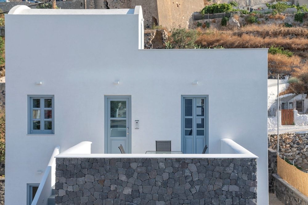 undefined BlackStone Luxury Suites 8