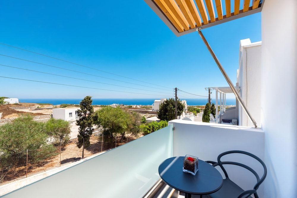 undefined Deluxe Suites Santorini 5