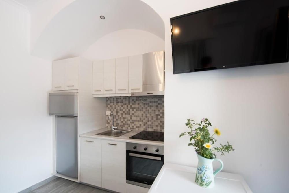 undefined Rose Suites 10