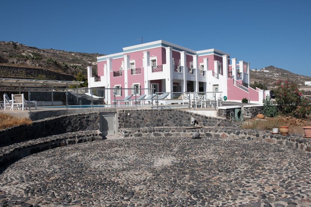 undefined Rose Suites 5