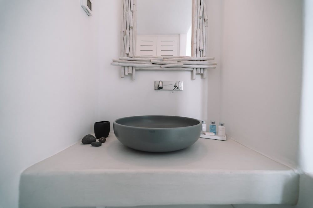 Nelya Suites Deluxe Suite 5