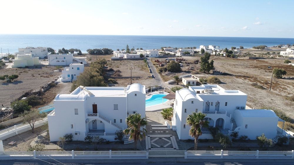 undefined Nostos Studio 6