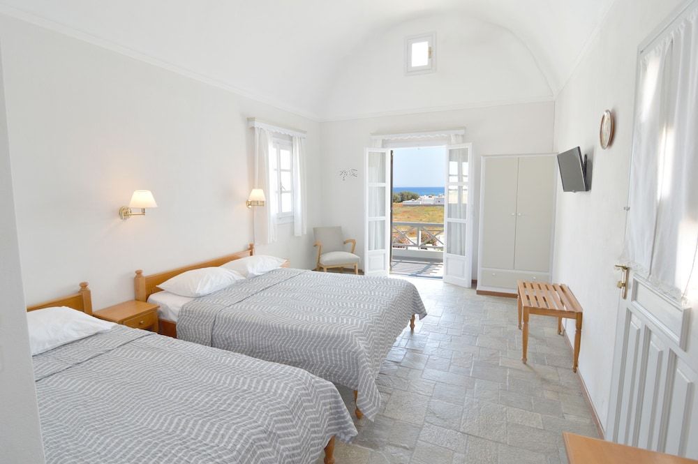 undefined Nostos Studio 3