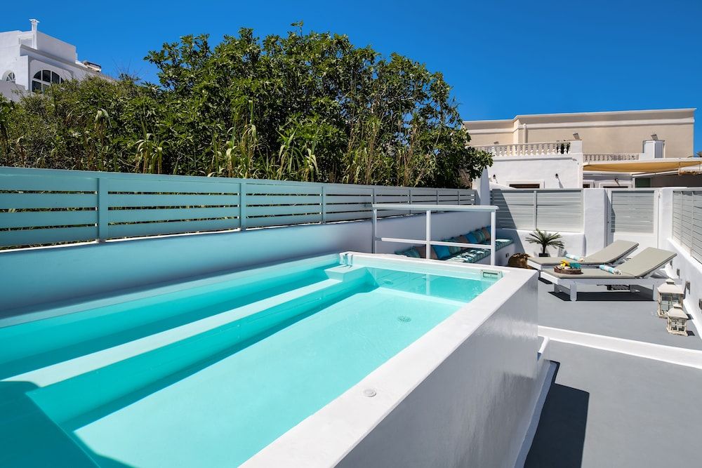 undefined Amoramelia Suites 8