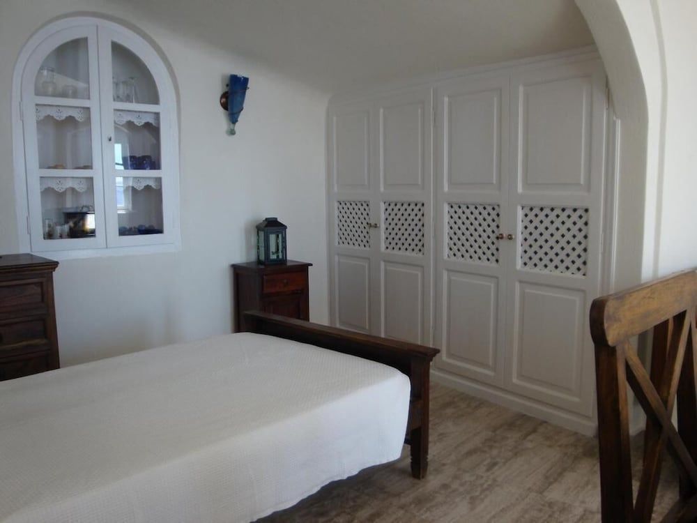 Captain John Traditional Houses - Adults Only Luxury Suite 2