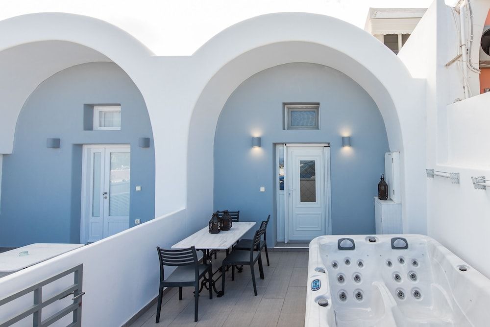 undefined Golden Comfort Suites 5