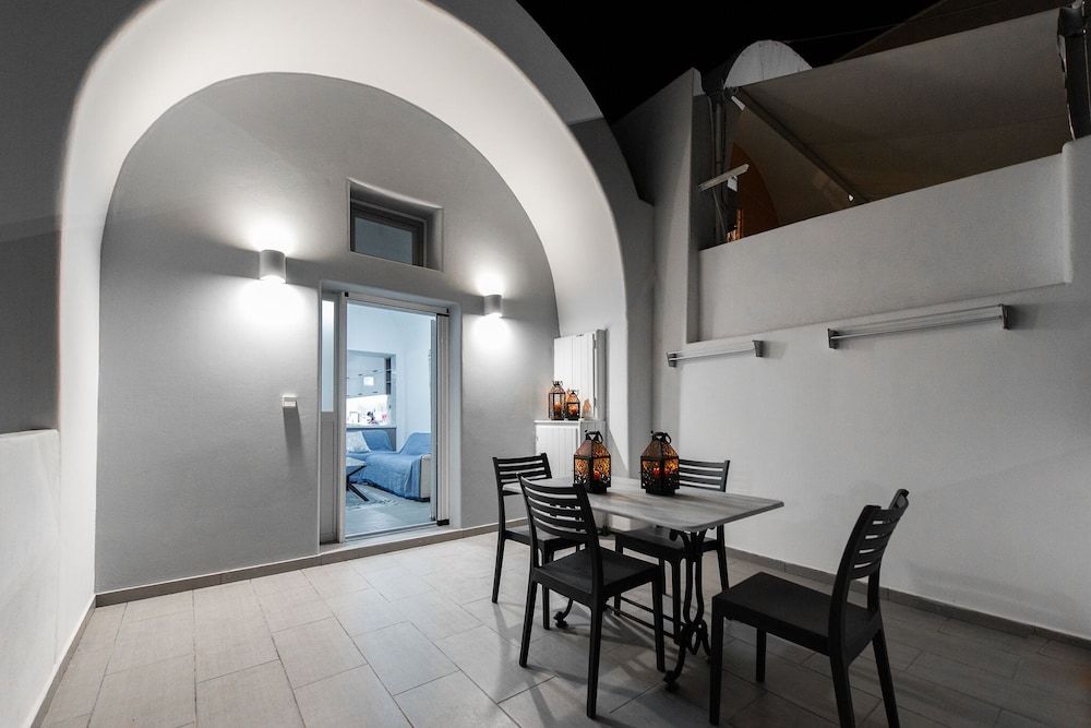 undefined Golden Comfort Suites