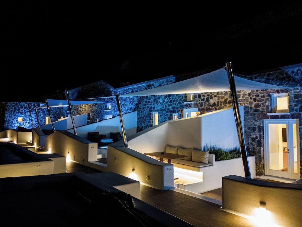 undefined Victoria Caves 9