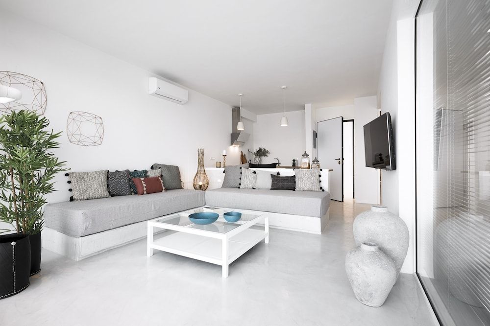 Infinite Blue Luxury Suites Deluxe Apartment 13