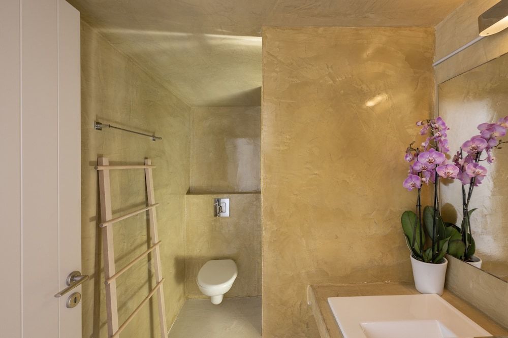 undefined Infinite Blue Luxury Suites 10