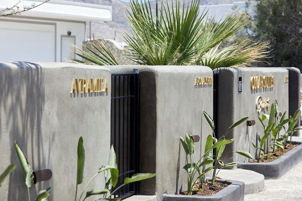 undefined Oscar Beachfront Suites-Adults Only 4