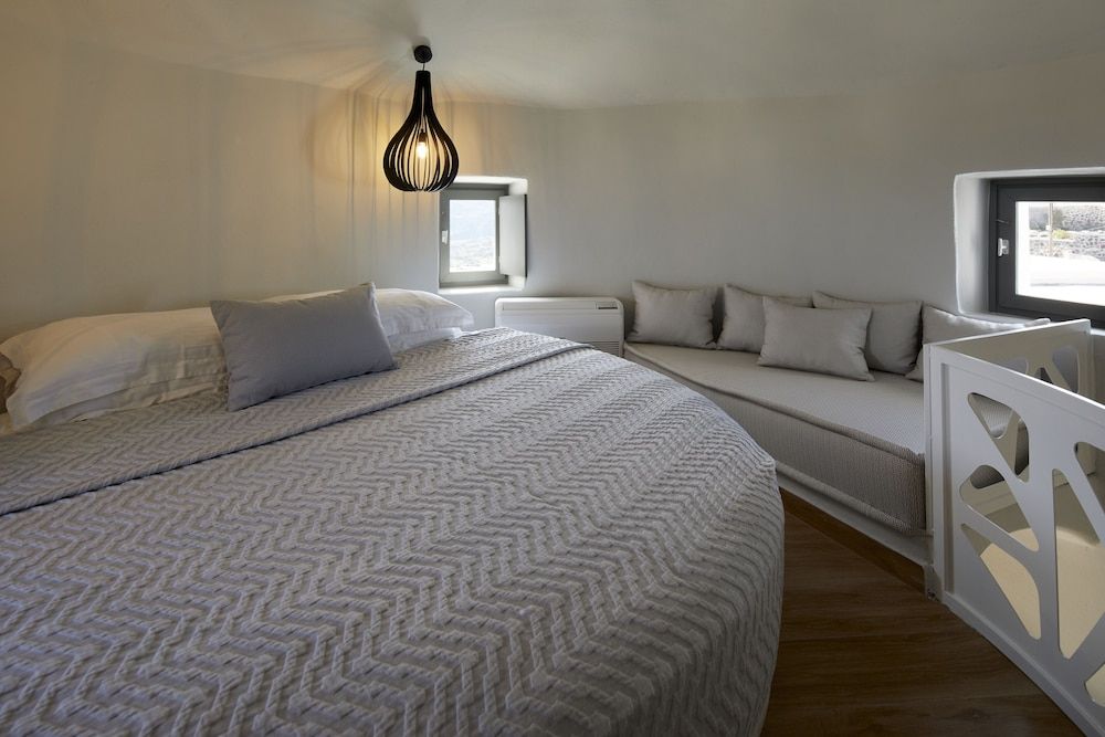 undefined Aecon Suites 8