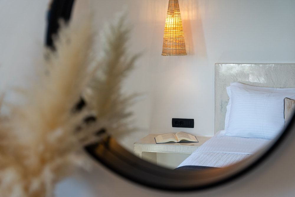 Almira Luxury Suites Suite, 1 Bedroom (Aithra) 9