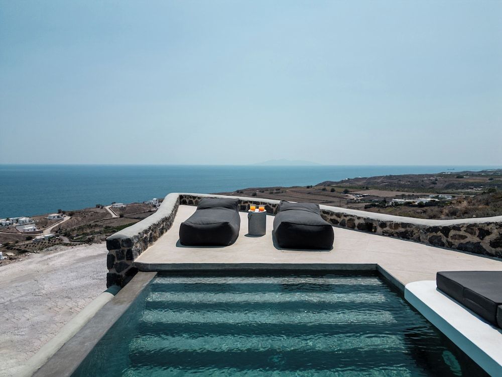 undefined Arise Suites 10