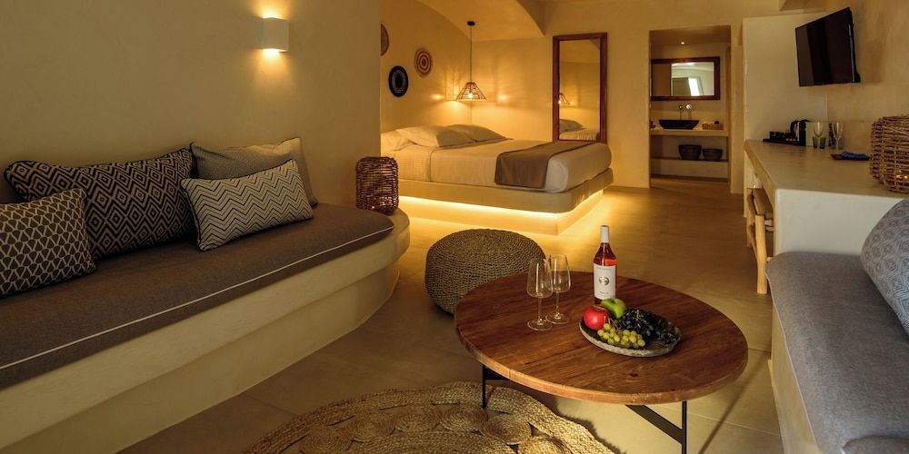 Terra Blanca Suites Deluxe Triple Room 4