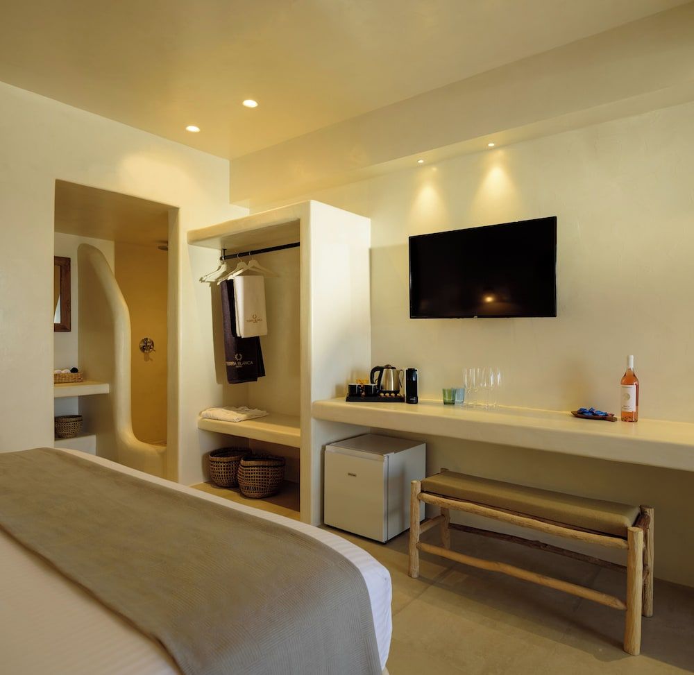 Terra Blanca Suites Deluxe Triple Room 9