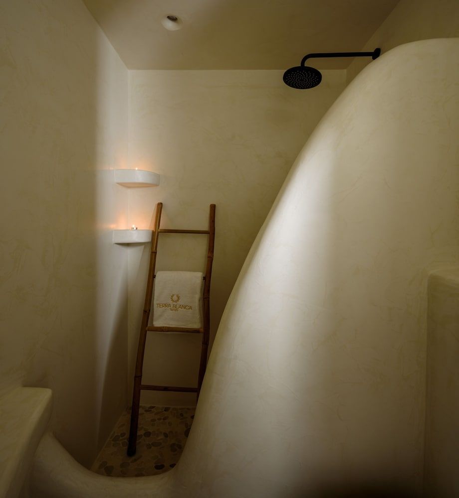 Terra Blanca Suites Deluxe Triple Room 15