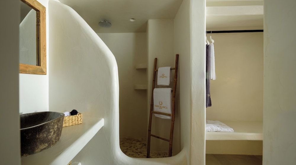 Terra Blanca Suites Deluxe Triple Room 17