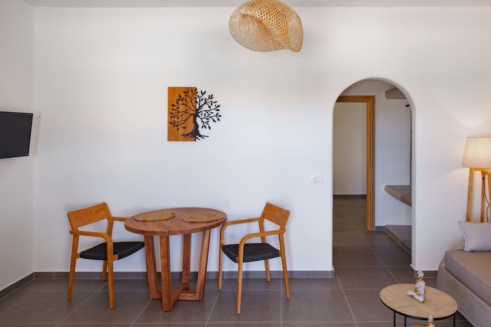 Zaitun Luxury suites-Adults Only Superior Double Room 11