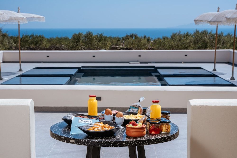 Zaitun Luxury suites-Adults Only Junior Double Room 4