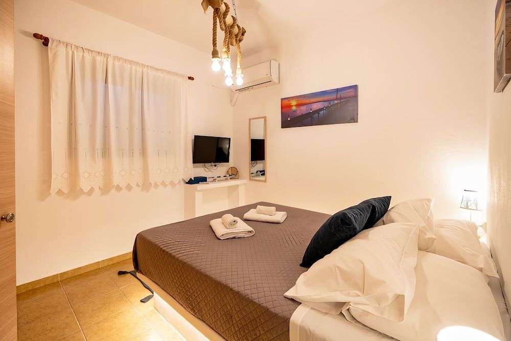 Villa Sertis Santorini Strogili Suite 3