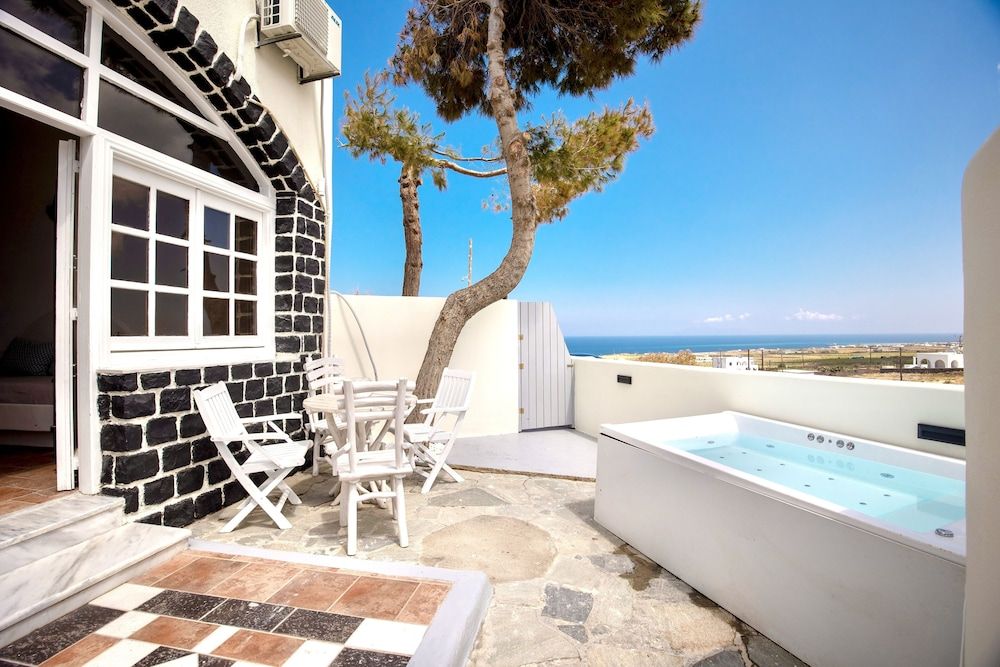 Dawn Suites Santorini Senior Suite, Jetted Tub, Sea View 14