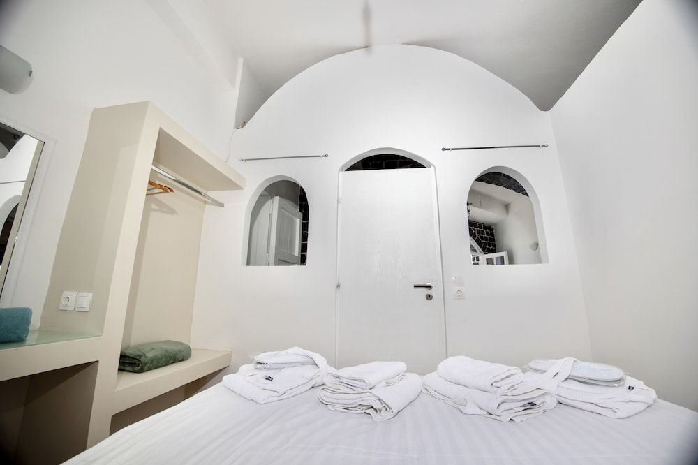 Dawn Suites Santorini Superior Suite, 2 Bedrooms, Jetted Tub, Sea View 13