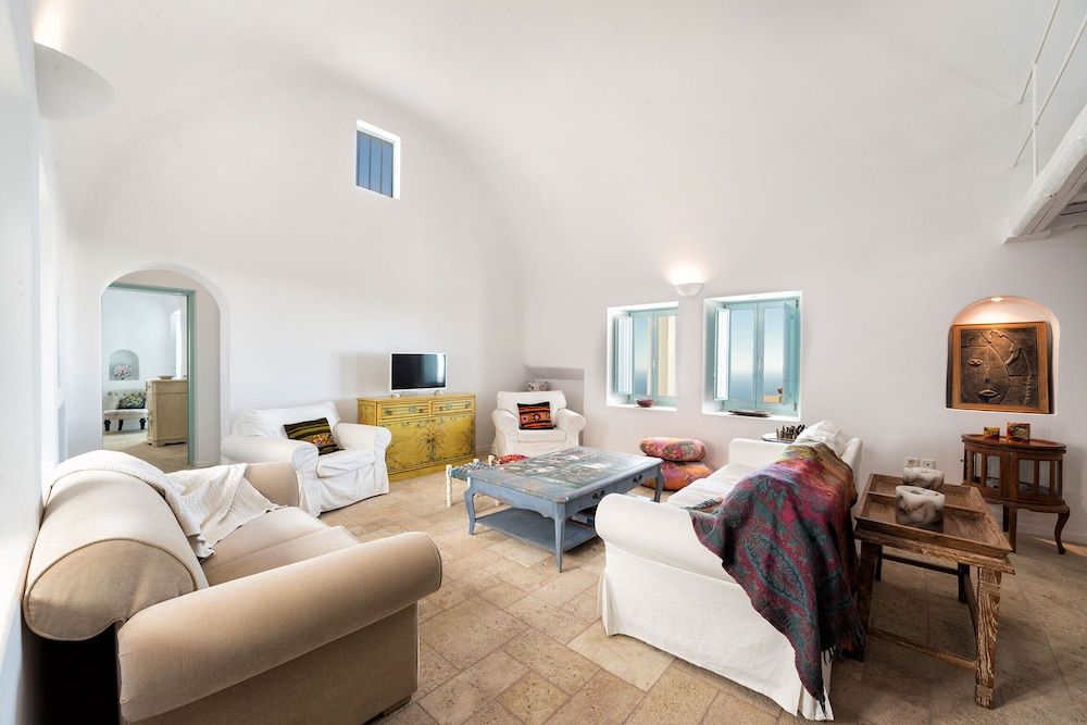 undefined Sleeps8-parking-garden-pool-sunsets-barbeque 7