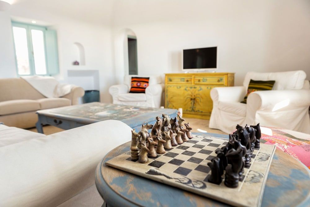 undefined Sleeps8-parking-garden-pool-sunsets-barbeque 8