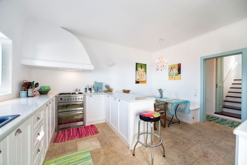 undefined Sleeps8-parking-garden-pool-sunsets-barbeque 3