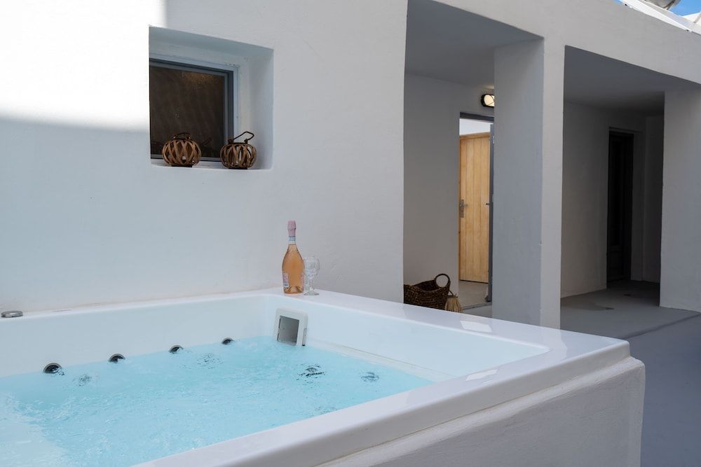 Villa Tholos with Private Jacuzzi Classic Villa 19