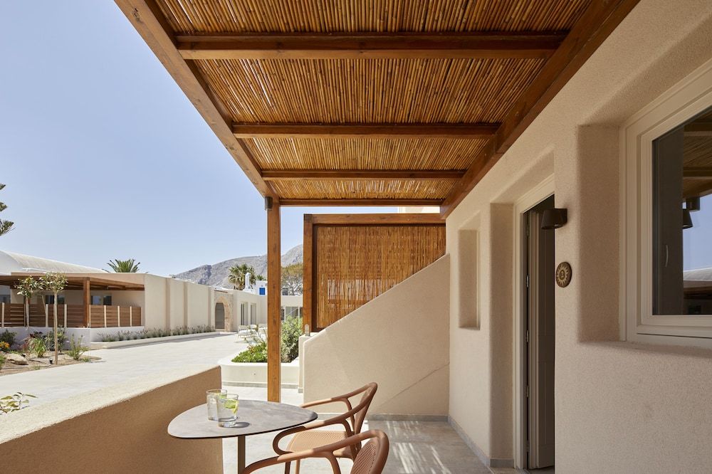 Apricus Suites Standard Double Room 5