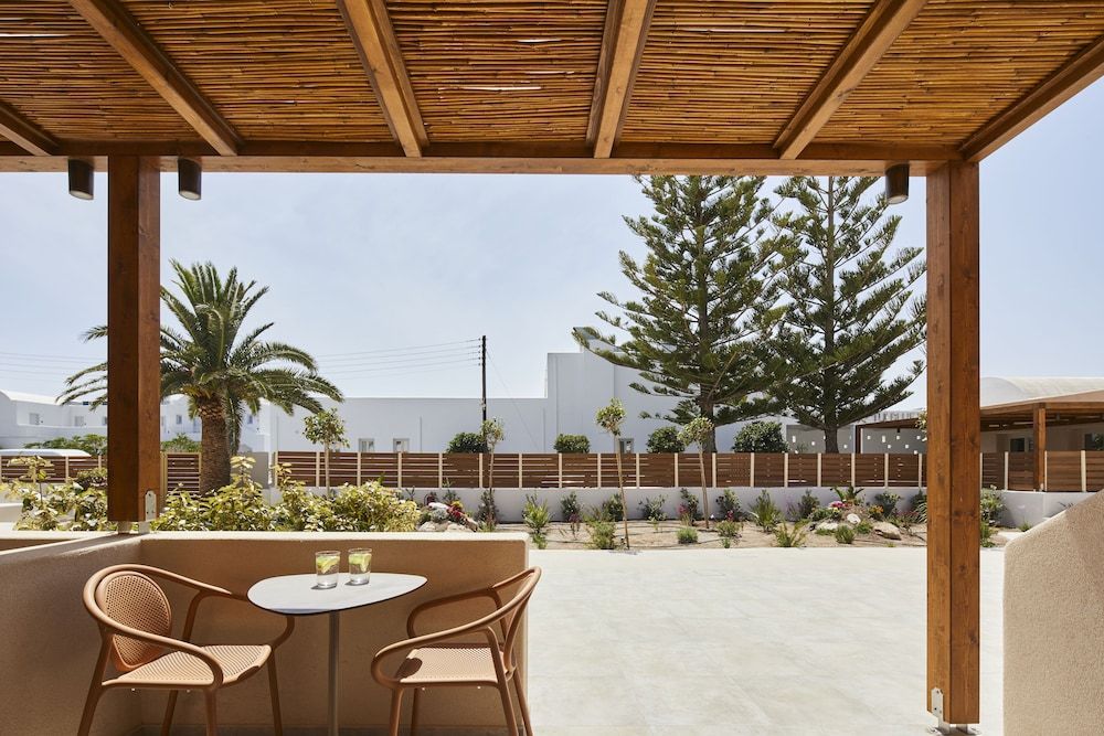 Apricus Suites Standard Double Room 7