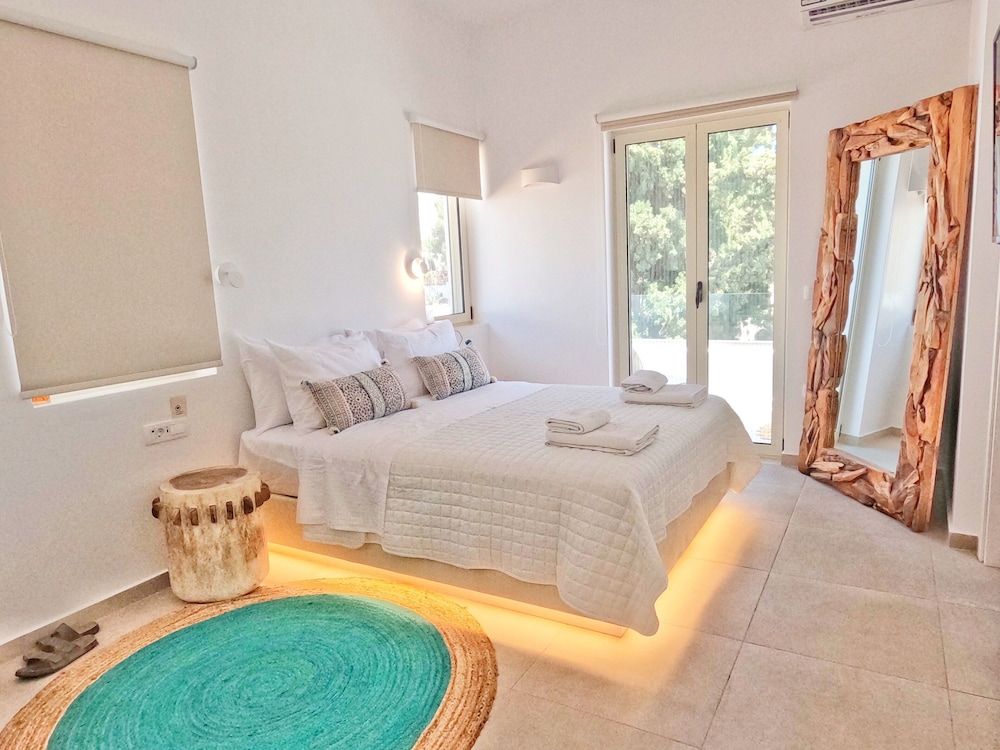 undefined THEALOS SANTORINI close to square