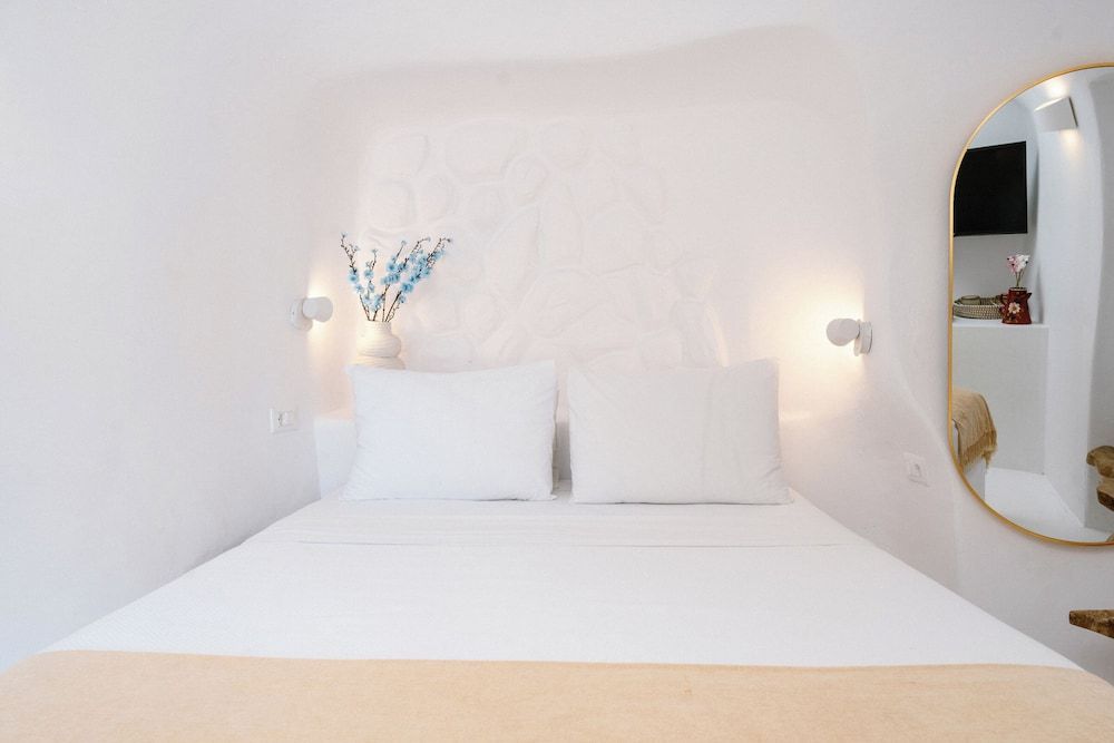 Nano Oia Canaves Junior Villa, Private Plunge Pool, Sea View 3