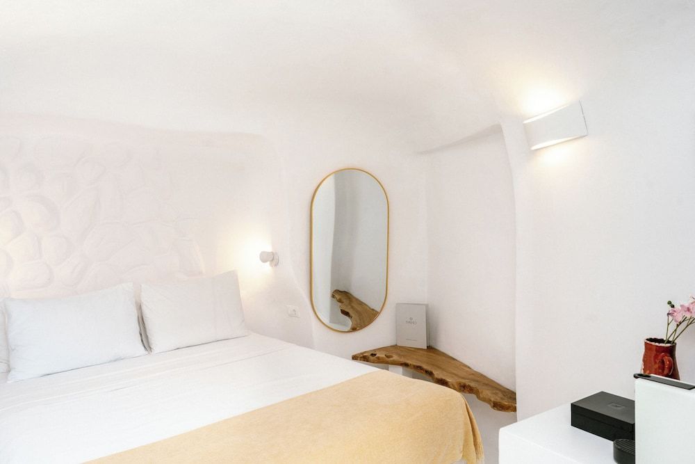 Nano Oia Canaves Junior Villa, Private Plunge Pool, Sea View 2